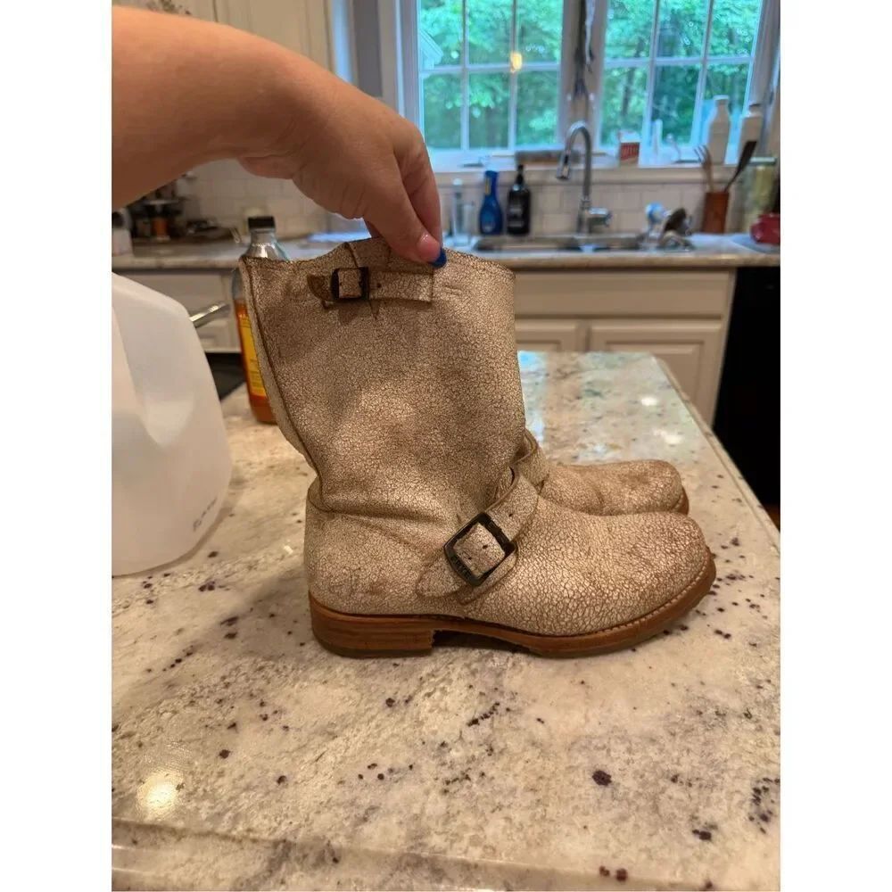 Frye Women’s Veronica Cracked White Distressed Leather Sz 10 EUC